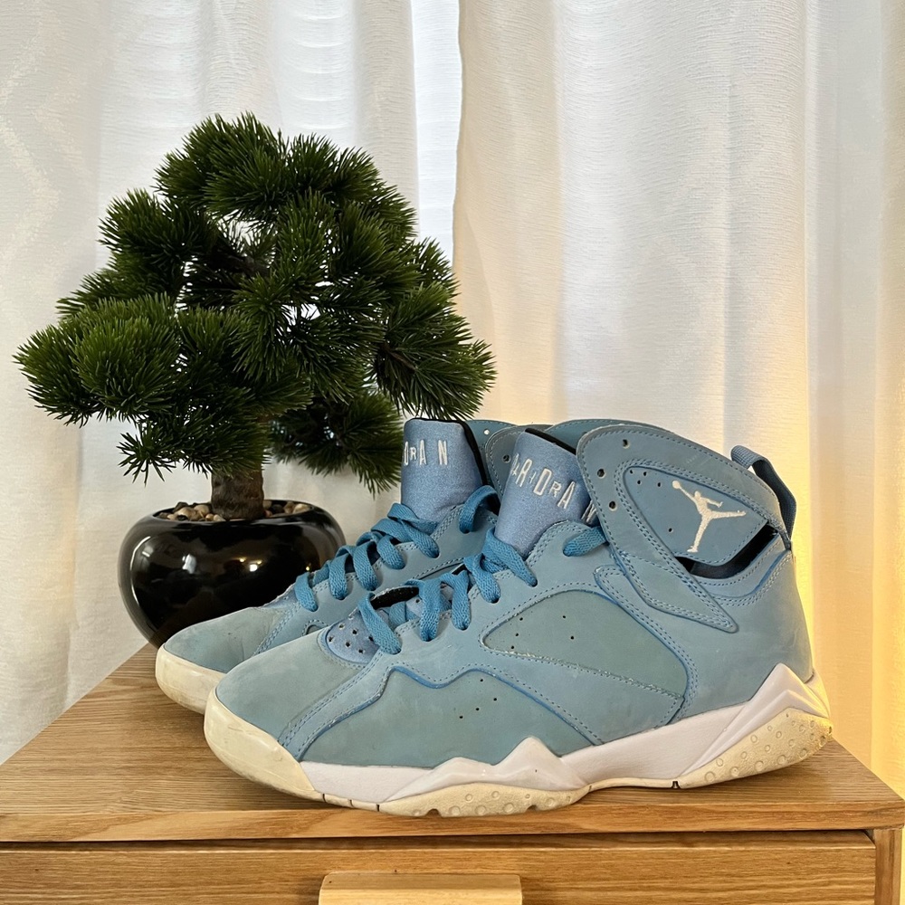 Jordan Retro 7 Pantone